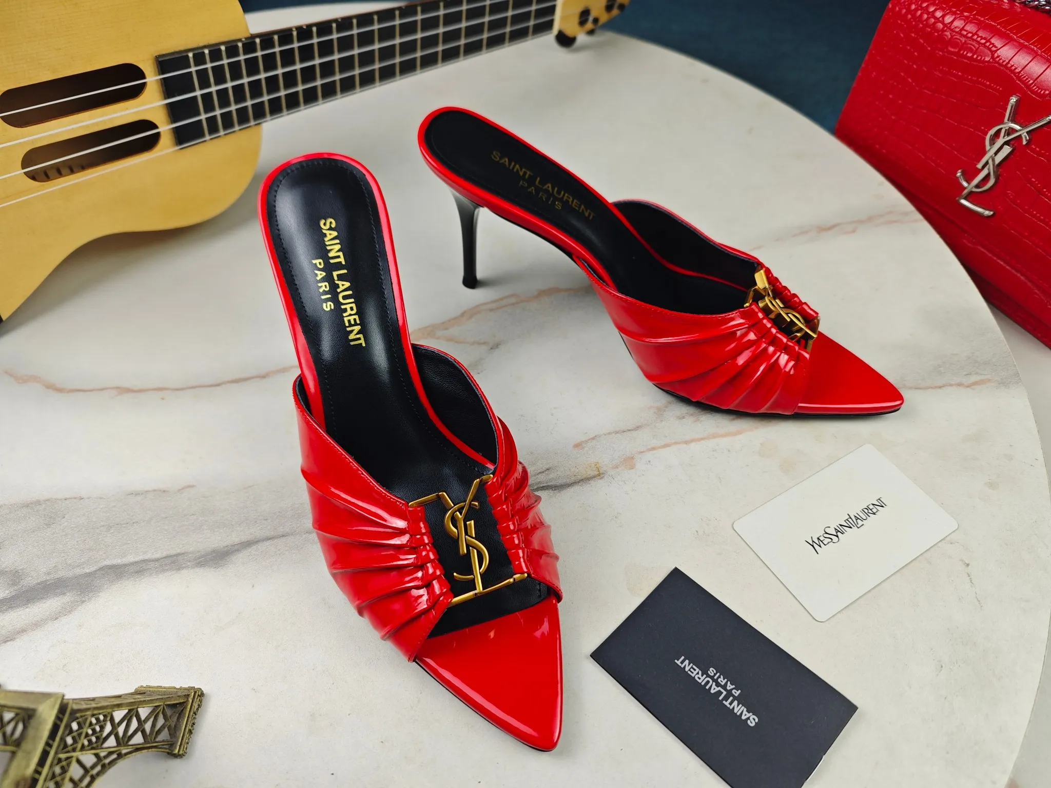 👟👟Ex-factory price 520👟👟 【Saint Laurent】Yves Saint Laurent, stiletto heel YSL sandals💃2024 early autumn counter synchronized with the latest styles, YSL, decoration👠 Classic and high-quality glamorous masterpieces, the hottest spring and summer series in the counter, with temperament, fashion, classic and attractive design style 😌The on-foot effect is particularly beautiful〰️, the material is imported from Italy, small black cow, imported black patent leather, lining, and foot pads; sheepskin, heel height, stiletto 9cm, size 35-41 (34.41.42 must be customized, non-returnable) outsole; imported genuine leather outsole, complete with counter packaging
